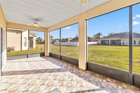 House in BELLALAGO in Kissimmee, Florida 3 bedrooms, 156.73 sq.m. № 2403662 - photo 23