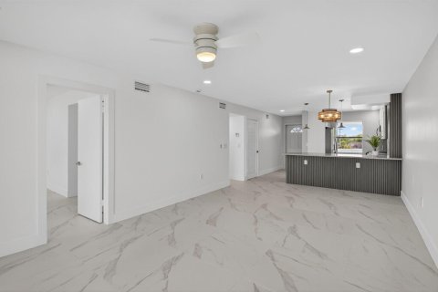 Купить кондоминиум в Бока-Ратон, Флорида 4 комнаты, 88.72м2, № 2261415 - фото 28
