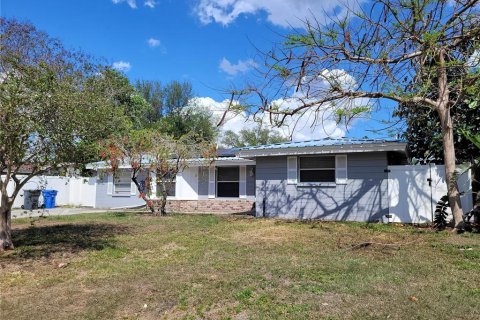 Villa ou maison à Tampa, Floride 3 chambres, 171.78 m2 № 2099814