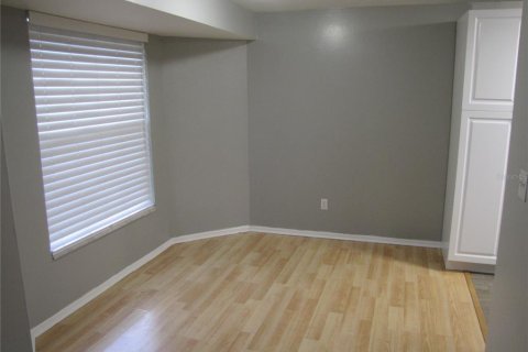 Villa ou maison à louer à Tampa, Floride: 3 chambres, 171.78 m2 № 2099814 - photo 4