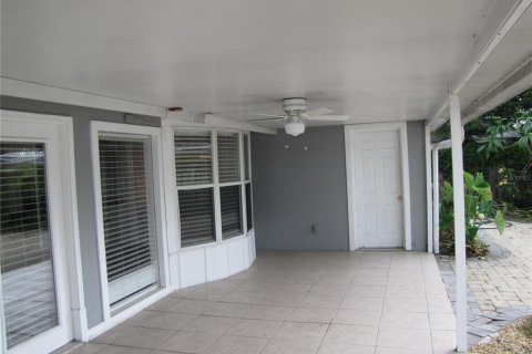 Villa ou maison à louer à Tampa, Floride: 3 chambres, 171.78 m2 № 2099814 - photo 19
