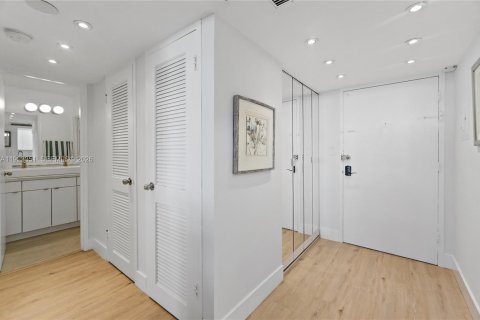 Copropriété à louer à Miami Beach, Floride: 1 chambre, 77.57 m2 № 2335308 - photo 10