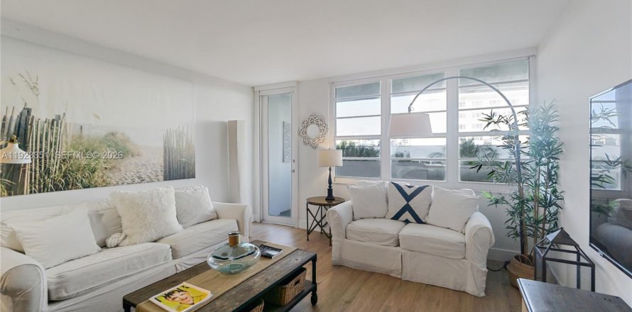Condo à Miami Beach, Floride, 1 chambre  № 2335308