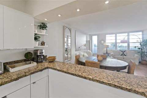 Copropriété à louer à Miami Beach, Floride: 1 chambre, 77.57 m2 № 2335308 - photo 8