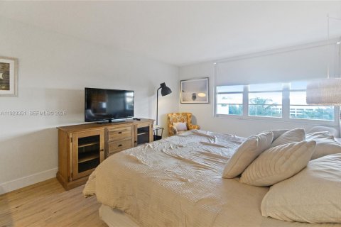 Copropriété à louer à Miami Beach, Floride: 1 chambre, 77.57 m2 № 2335308 - photo 14