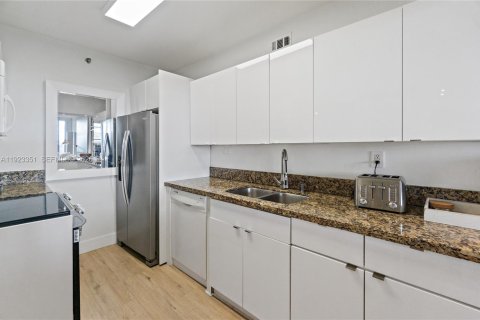 Copropriété à louer à Miami Beach, Floride: 1 chambre, 77.57 m2 № 2335308 - photo 9