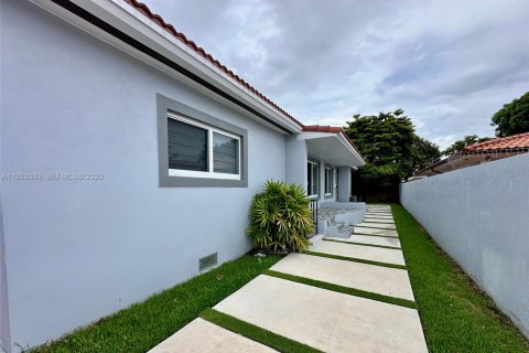 Propiedad comercial en venta en Miami, Florida, 181.35 m2 № 2008140 - foto 4