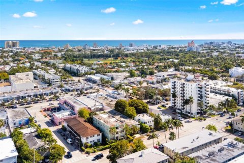 Condo in Miami Beach, Florida, 1 bedroom  № 2081666 - photo 30