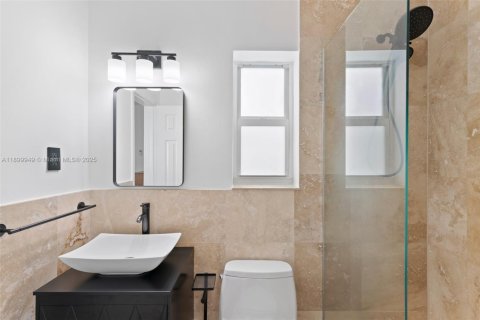 Condo in Miami Beach, Florida, 1 bedroom  № 2081666 - photo 23