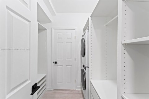Condo in Miami Beach, Florida, 1 bedroom  № 2081666 - photo 26
