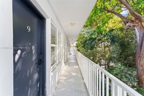 Condo in Miami Beach, Florida, 1 bedroom  № 2081666 - photo 4