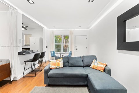 Condo in Miami Beach, Florida, 1 bedroom  № 2081666 - photo 8