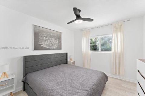 Condo in Miami Beach, Florida, 1 bedroom  № 2081666 - photo 18