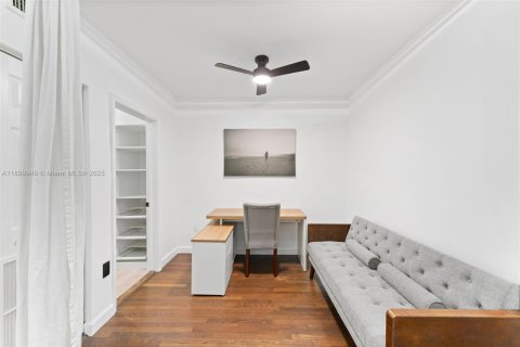Condo in Miami Beach, Florida, 1 bedroom  № 2081666 - photo 12