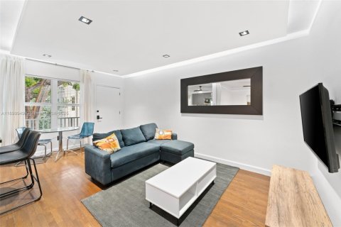 Condo in Miami Beach, Florida, 1 bedroom  № 2081666 - photo 7