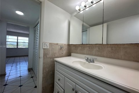 Купить кондоминиум в Майами-Бич, Флорида 1 спальня, 73.58м2, № 2013098 - фото 15