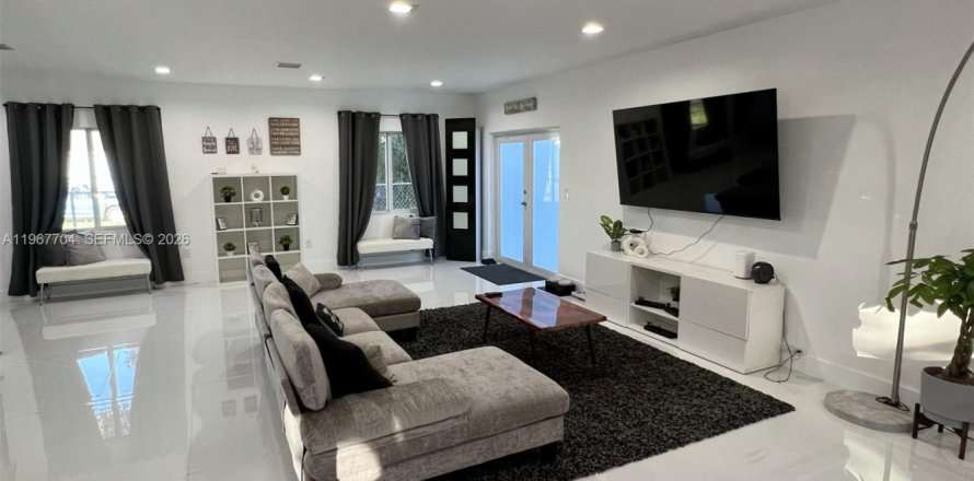 Casa en Miami, Florida 3 dormitorios, 193.98 m2 № 2032519