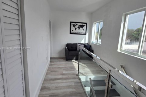 Купить виллу или дом в Майами, Флорида 3 спальни, 193.98м2, № 2032519 - фото 19