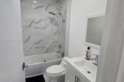 Купить виллу или дом в Майами, Флорида 3 спальни, 193.98м2, № 2032519 - фото 13