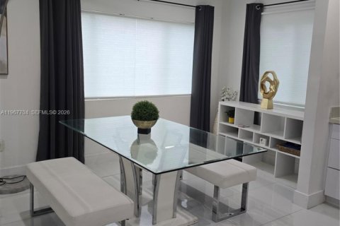 Купить виллу или дом в Майами, Флорида 3 спальни, 193.98м2, № 2032519 - фото 15