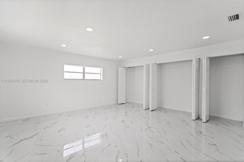 Villa ou maison à louer à Hallandale Beach, Floride: 3 chambres, 142.88 m2 № 1999126 - photo 18