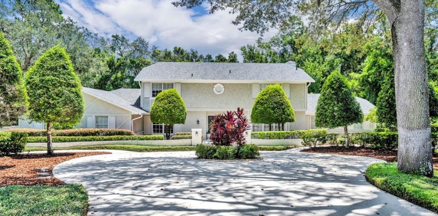House in Longwood, Florida 4 bedrooms, 334.73 sq.m. № 1877421