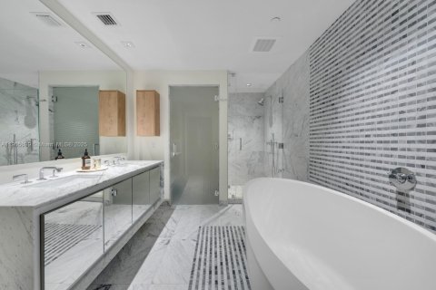 Купить кондоминиум в Майами, Флорида 3 спальни, 215.07м2, № 1956822 - фото 12