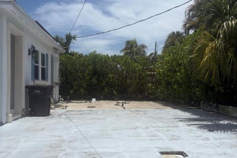 Villa ou maison à louer à West Palm Beach, Floride: 3 chambres, 132.48 m2 № 2172333 - photo 2