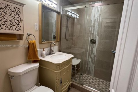 House in Miami, Florida 1 bedroom, 273.13 sq.m. № 2184759 - photo 3