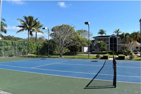 Снять в аренду виллу или дом в Майами, Флорида 6 спален, 486.53м2, № 2051404 - фото 3