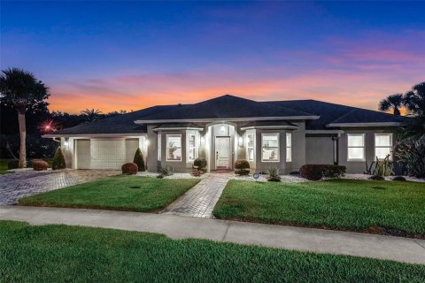 House in Lake Mary, Florida 4 bedrooms, 225.2 sq.m. № 1919911 - photo 3