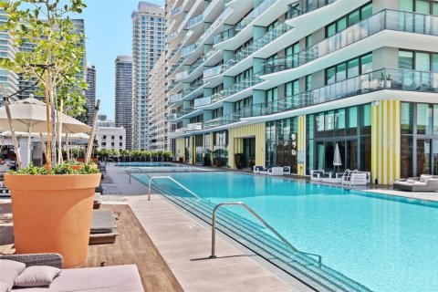 Condominio en venta en Miami, Florida, 1 dormitorio, 60.29 m2 № 2188300 - foto 13