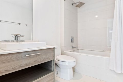 Condominio en venta en Miami, Florida, 1 dormitorio, 60.29 m2 № 2188300 - foto 12