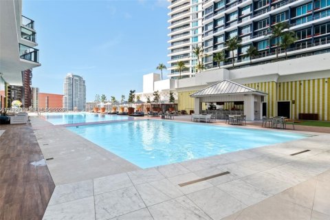 Condominio en venta en Miami, Florida, 1 dormitorio, 60.29 m2 № 2188300 - foto 14