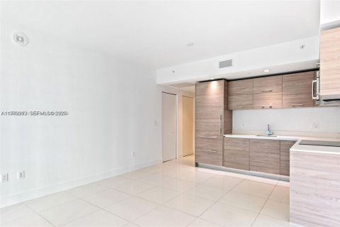 Condominio en venta en Miami, Florida, 1 dormitorio, 60.29 m2 № 2188300 - foto 6
