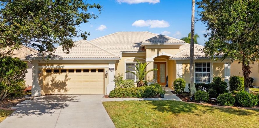 House in Bradenton, Florida 4 bedrooms, 218.41 sq.m. № 2144263