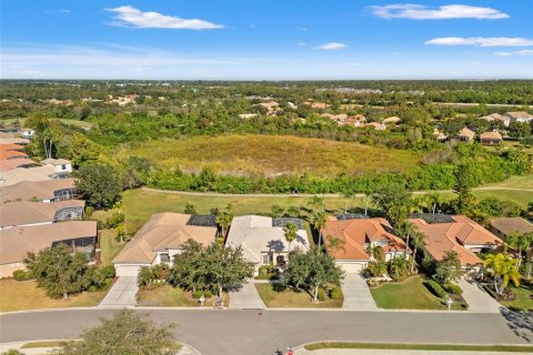 House in Bradenton, Florida 4 bedrooms, 218.41 sq.m. № 2144263 - photo 3