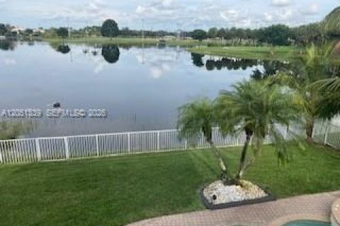 Villa ou maison à louer à Miramar, Floride: 6 chambres № 2171670 - photo 21