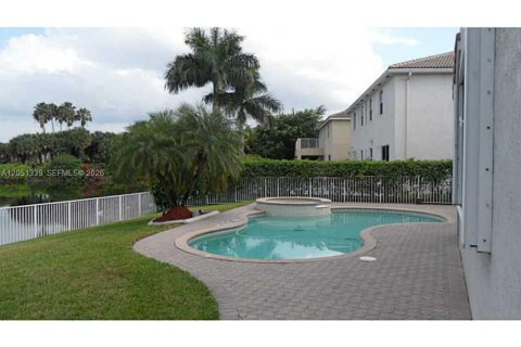 Villa ou maison à louer à Miramar, Floride: 6 chambres № 2171670 - photo 2