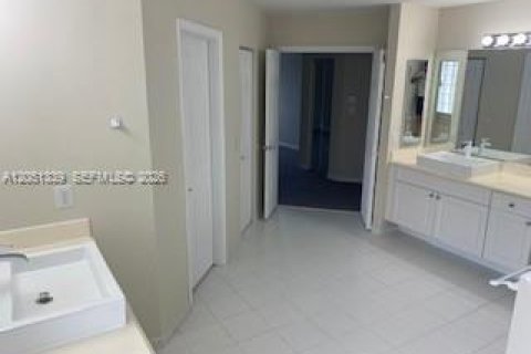 Villa ou maison à louer à Miramar, Floride: 6 chambres № 2171670 - photo 17