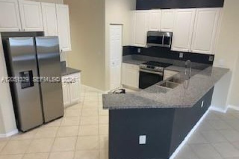 Villa ou maison à louer à Miramar, Floride: 6 chambres № 2171670 - photo 30