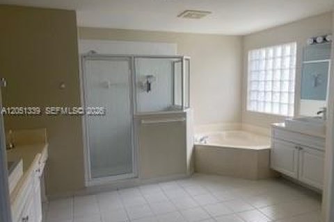 Villa ou maison à louer à Miramar, Floride: 6 chambres № 2171670 - photo 19