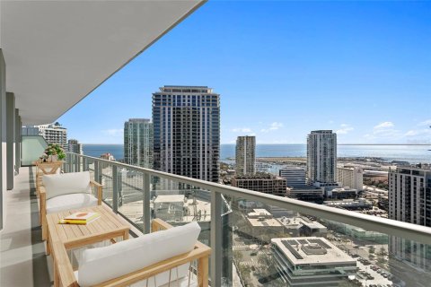 Condo in Saint Petersburg, Florida, 3 bedrooms  № 2231574