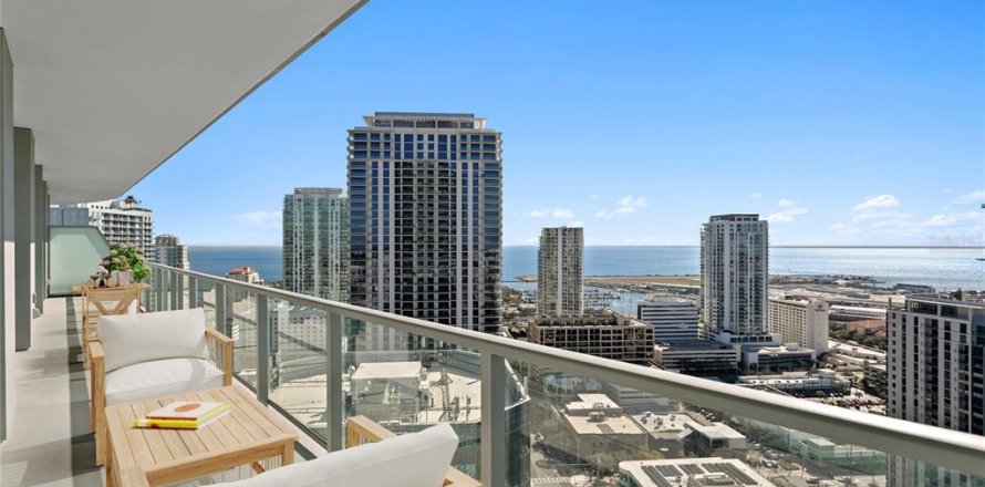 Condominio en Saint Petersburg, Florida, 3 dormitorios  № 2231574