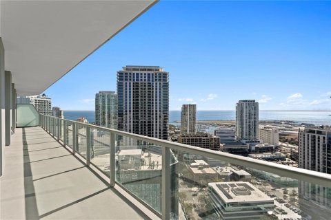 Condominio en venta en Saint Petersburg, Florida, 3 dormitorios, 180.97 m2 № 2231574 - foto 2