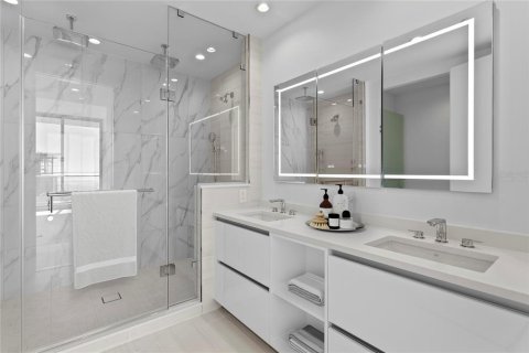 Condominio en venta en Saint Petersburg, Florida, 3 dormitorios, 180.97 m2 № 2231574 - foto 30