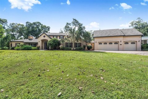 House in DeLand, Florida 4 bedrooms, 478.45 sq.m. № 2408627 - photo 5