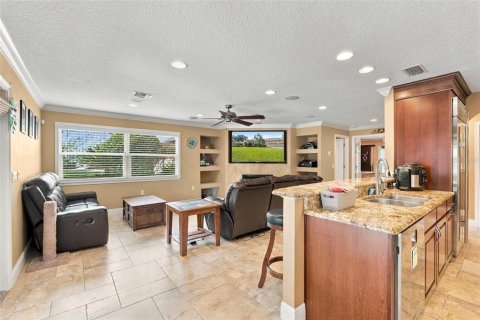 House in DeLand, Florida 4 bedrooms, 478.45 sq.m. № 2408627 - photo 18