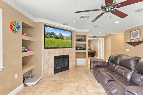 House in DeLand, Florida 4 bedrooms, 478.45 sq.m. № 2408627 - photo 20