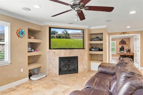 House in DeLand, Florida 4 bedrooms, 478.45 sq.m. № 2408627 - photo 25